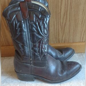 Men's size 11 cowboy boots